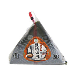 Onigiri o smaku kurczaka w sosie curry 100gx20szt | Com Nam Nhat Ban Curry 4opak x (100g x 20szt/op)/krt (090429)